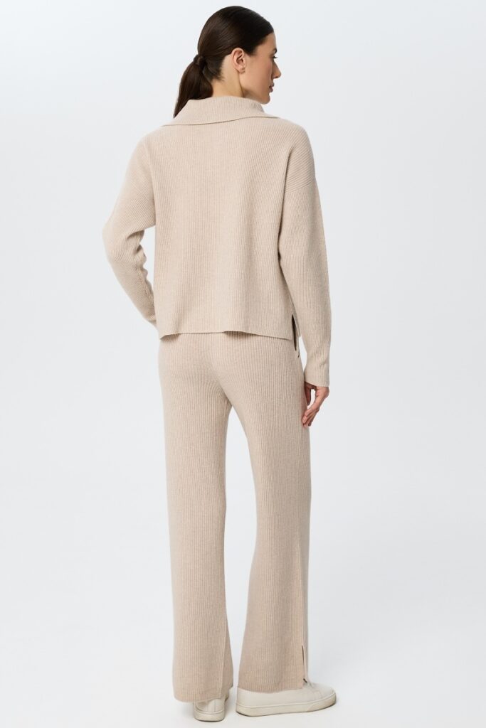 sku: W25-00CH0423 | Brand: Marc Andre  | Size: 36 38 40 42 44 46  | Colors: Бежевый  | Бренды Marc&Andre | Кашемир Джемперы | Title: Свитер с воротником на молнии QUITE MOTION