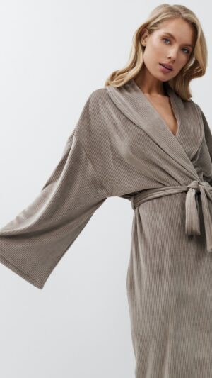 sku: CAPUCINE | Brand: Aruelle  | Size: XSmall Small Medium Large XLarge XXLarge  | Colors: Капучино  | Бренды Aruelle | Домашняя одежда Халаты | Title: Халат CAPUCINE