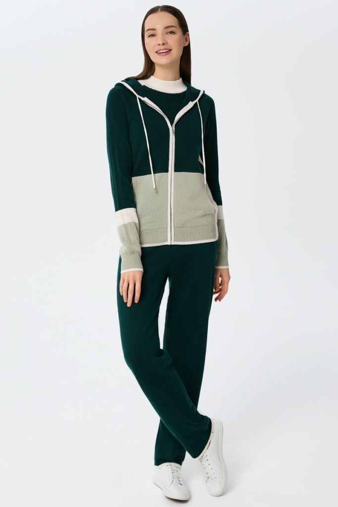 sku: W25-00CH0714 | Brand: Marc Andre  | Size: 36 38 40 42 44 46  | Colors: Зеленый  | Бренды Marc&Andre | Кашемир Джемперы | Title: Джемпер на молнии с капюшоном URBAN BLOCK