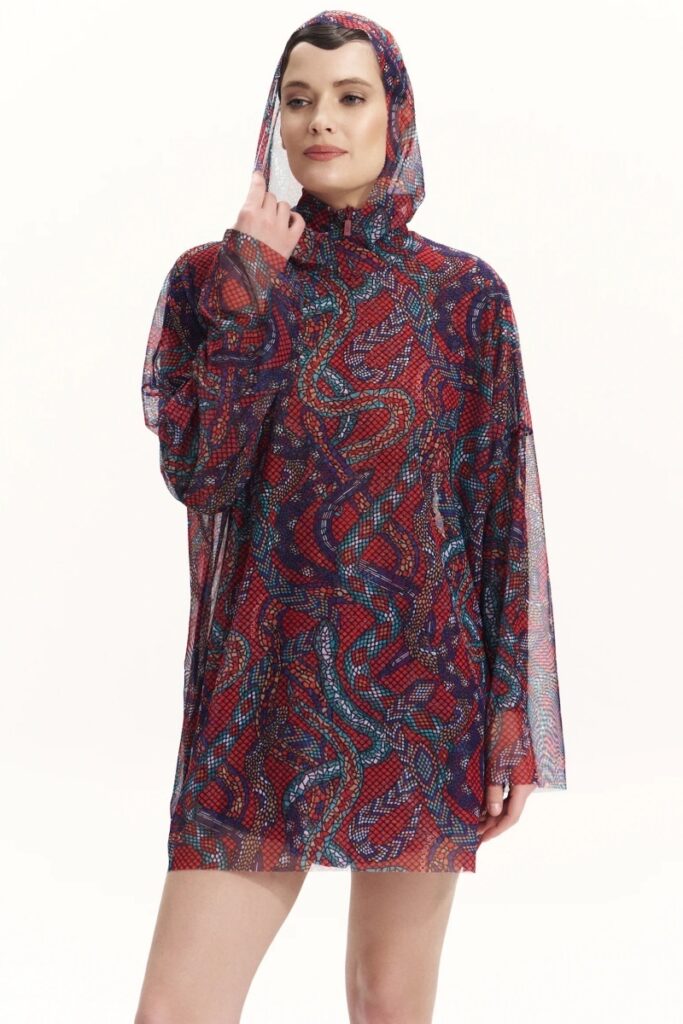 sku: 25004574 | Brand: RoDaSoleil  | Size: L/XL S/M  | Colors: Цветной  | Бренды RoDaSoleil | Пляжная одежда | Title: Футболка ЗМЕИ МОЗАИКА с капюшоном