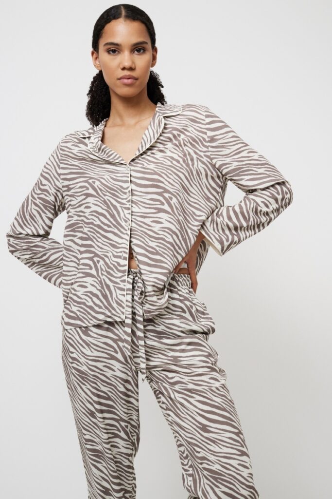 sku: MANUELA | Brand: Aruelle  | Size: XSmall Small Medium Large XLarge XXLarge  | Colors: Капучино  | Бренды Aruelle | Домашняя одежда Пижамы | Title: Пижама с брюками MANUELA