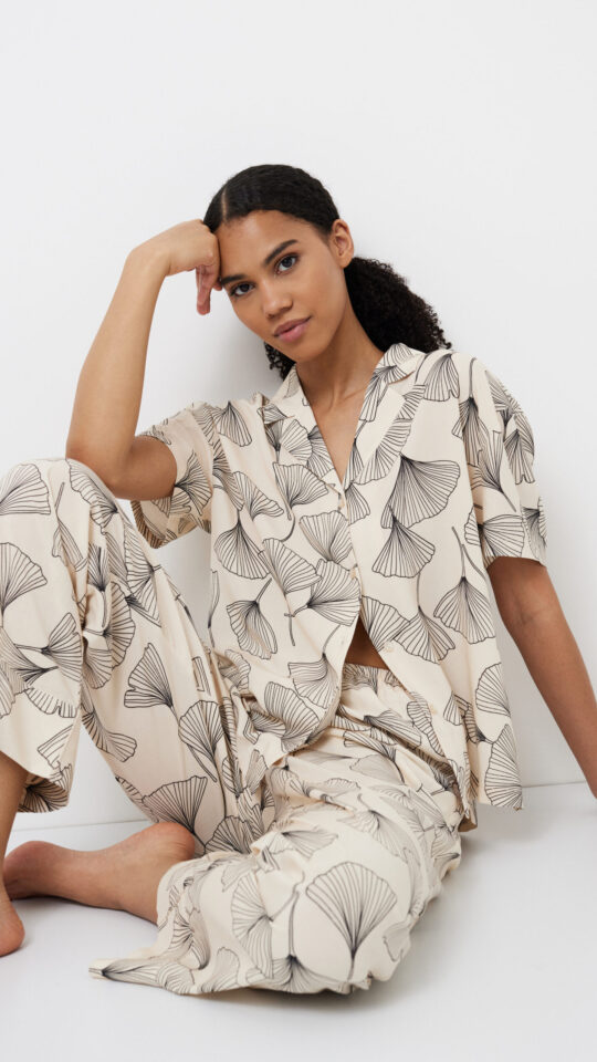 sku: SEASHELL | Brand: Aruelle  | Size: XSmall Small Medium Large XLarge XXLarge  | Colors: Экрю  | Бренды Aruelle | Домашняя одежда Пижамы | Title: Пижама с брюками SEASHELL