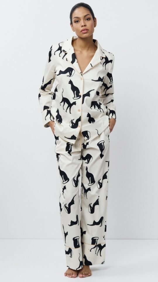 sku: NYRA | Brand: Aruelle  | Size: XSmall Small Medium Large XLarge XXLarge  | Colors: Кремовый/Черный  | Бренды Aruelle | Домашняя одежда Пижамы | Title: Пижама с брюками NYRA