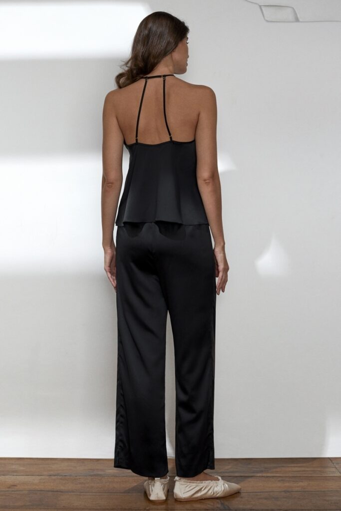 sku: 60614 | Brand: Laete  | Size: XSmall Small Medium Large XLarge  | Colors: Черный  | Бренды Laete | Домашняя одежда Пижамы | Title: Пижама с брюками