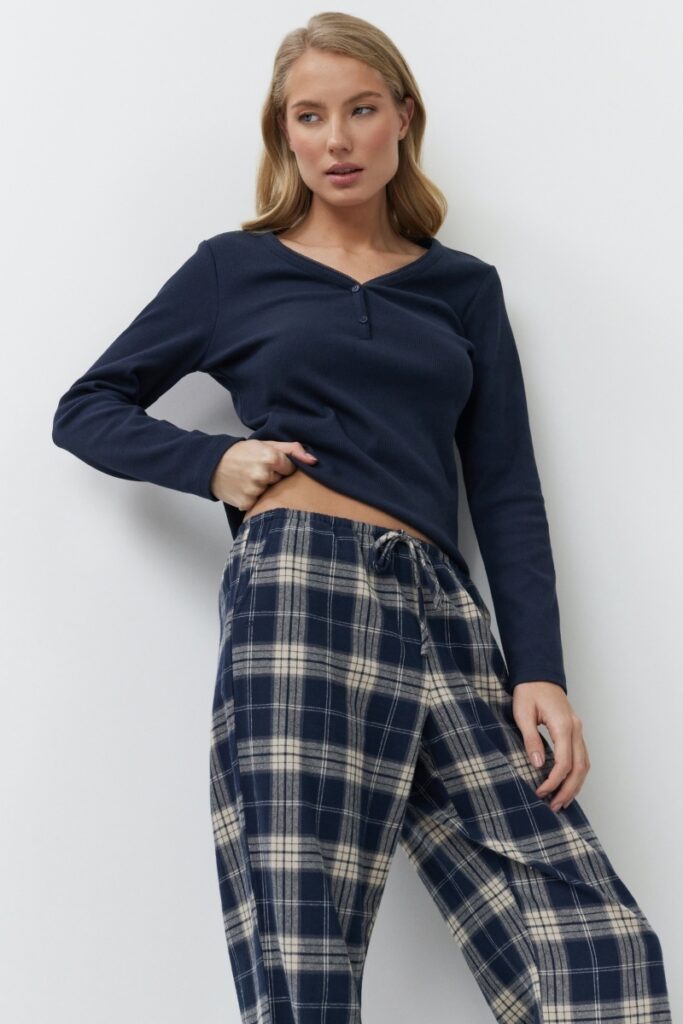sku: LUCIE | Brand: Aruelle  | Size: XSmall Small Medium Large XLarge XXLarge  | Colors: Синий/Бежевый  | Бренды Aruelle | Домашняя одежда Пижамы | Title: Пижама с брюками LUCIE