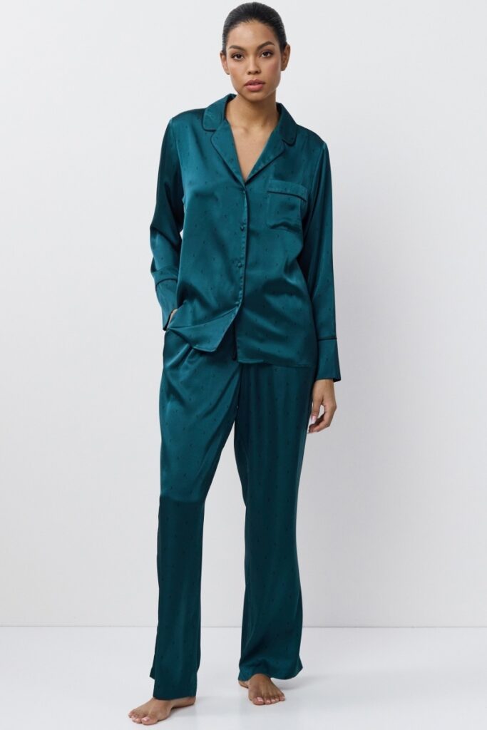 sku: EMERALDA | Brand: Aruelle  | Size: XSmall Small Medium Large XLarge XXLarge  | Colors: Изумруд  | Бренды Aruelle | Домашняя одежда Пижамы | Title: Пижама с брюками EMERALDA