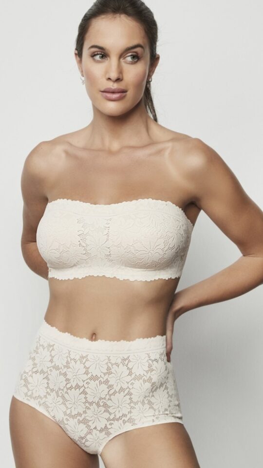 sku: 10916 | Brand: Selmark  | Size: Small Medium Large XLarge  | Colors: Айвори Персиковый Черный  | Бренды Selmark | Бюстгальтер Нижнее белье Бандо | Бюстгальтер Нижнее белье Бескаркасный | Title: Бюстгальтер