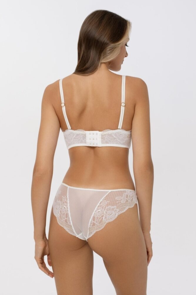 sku: S25-0113-05-BNM-LY | Brand: Marc Andre  | Size: 70 C 70 D 70 E 75 B 75 C 75 D 75 E 80 B 80 C 80 D 80 E 85 B 85 C 85 D 85 E  | Colors: Белый  | Бренды Marc&Andre | Бюстгальтер Нижнее белье Балконет | Title: Бюстгальтер EMBRACING