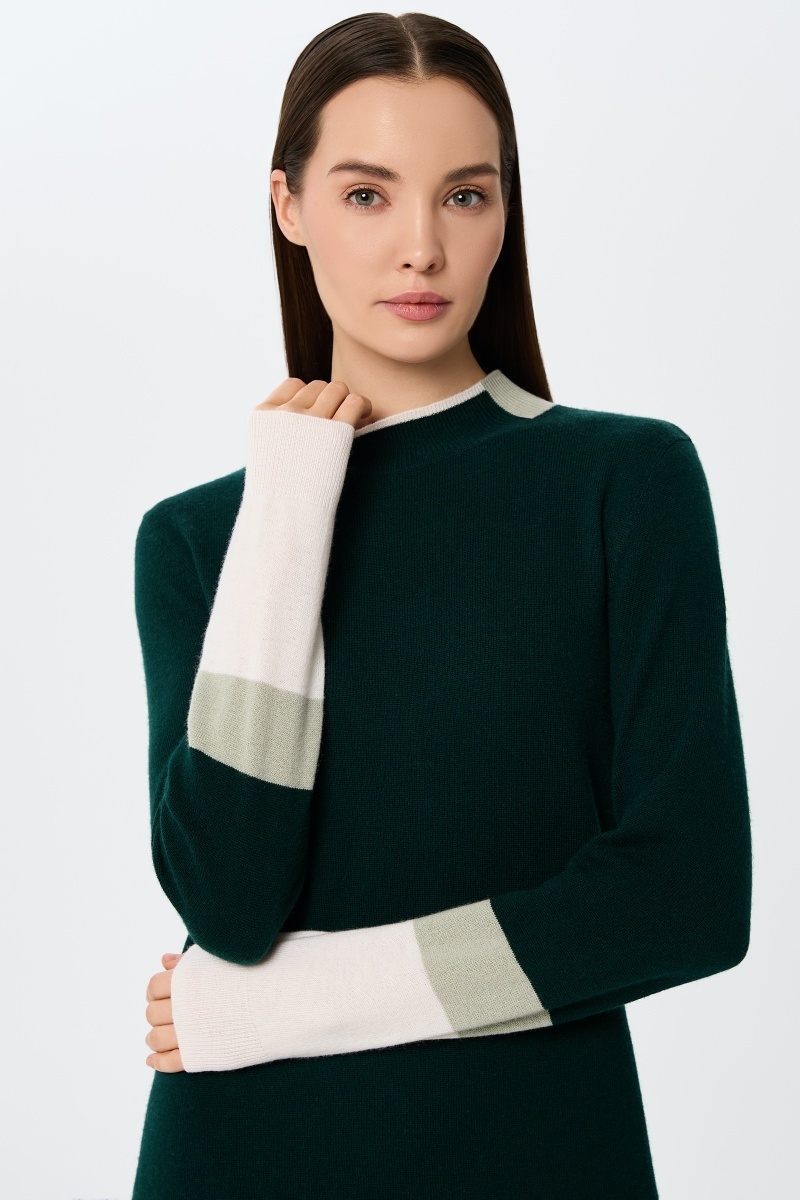 sku: W25-00CH0703 | Brand: Marc Andre  | Size: 36 38 40 42 44  | Colors: Зеленый  | Бренды Marc&Andre | Кашемир | Title: Платье URBAN BLOCK