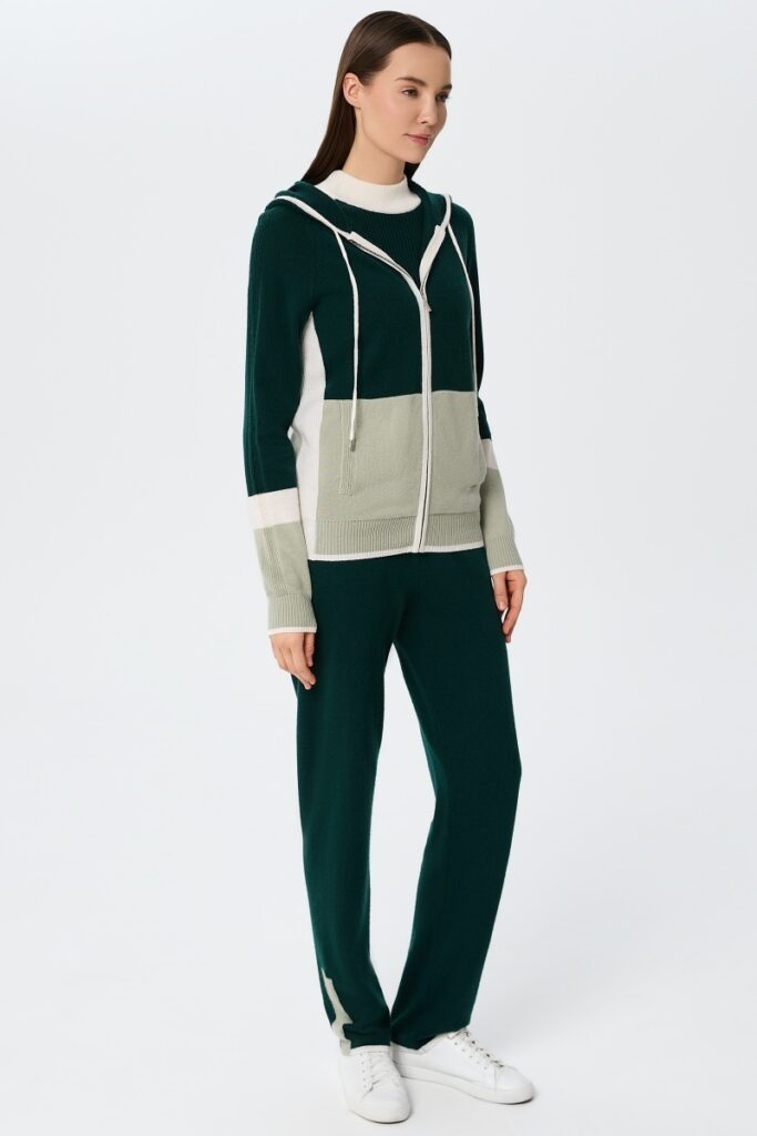 sku: W25-00CH0714 | Brand: Marc Andre  | Size: 36 38 40 42 44 46  | Colors: Зеленый  | Бренды Marc&Andre | Кашемир Джемперы | Title: Джемпер на молнии с капюшоном URBAN BLOCK