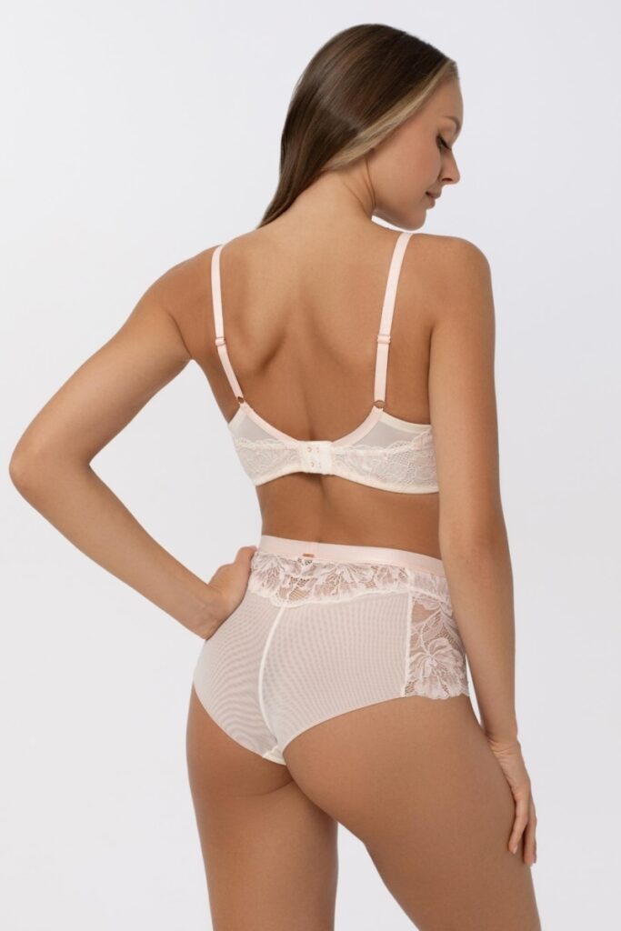 sku: S25-0215-04-RGM-LY | Brand: Marc Andre  | Size: 70 C 70 D 75 A 75 B 75 C 75 E 80 A 80 B 80 C 80 E 85 B 85 D 85 E 90 D 90 E  | Colors: Айвори  | Бренды Marc&Andre | Бюстгальтер Нижнее белье Пуш-ап | Title: Бюстгальтер DEVOTION