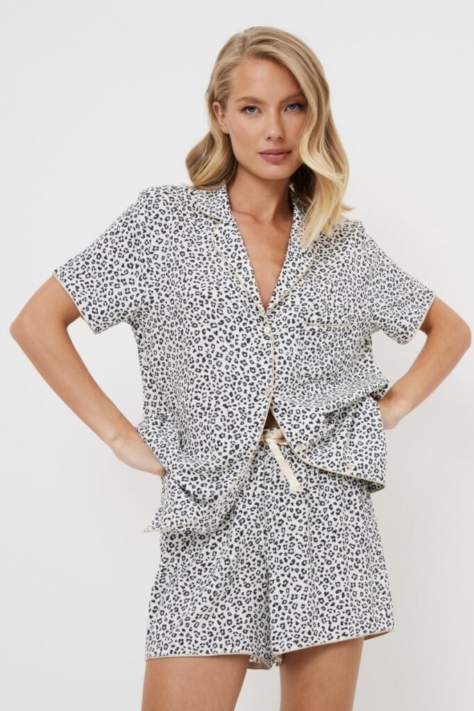 sku: BEATRICH | Brand: Aruelle  | Size: XSmall Small Medium Large XLarge XXLarge  | Colors: Серый  | Бренды Aruelle | Домашняя одежда Пижамы | Title: Пижама с шортами BEATRICH
