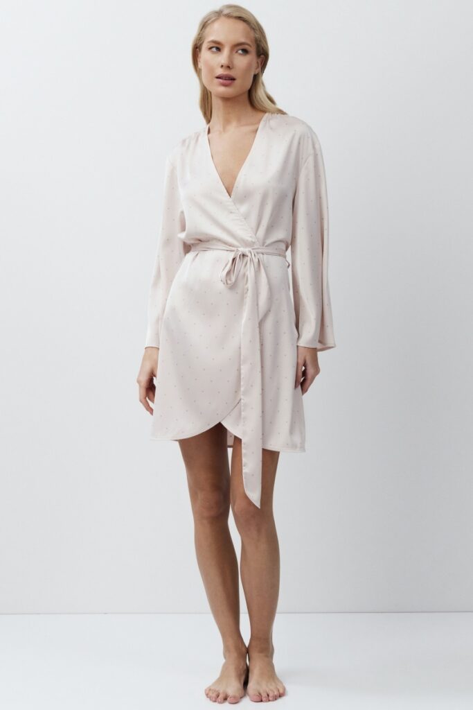 sku: GWEN | Brand: Aruelle  | Size: XSmall Small Medium Large XLarge  | Colors: Светло-Розовый  | Бренды Aruelle | Домашняя одежда Халаты | Title: Халат GWEN