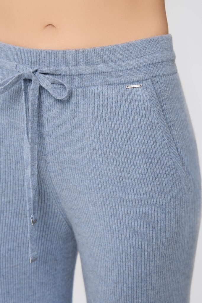 sku: W25-00CH0910 | Brand: Marc Andre  | Size: 36 38 40 42 44 46  | Colors: Голубой  | Бренды Marc&Andre | Кашемир Брюки | Title: Брюки RIBBED RHYTHM