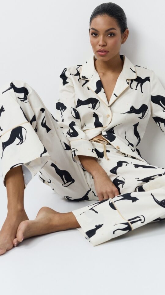 sku: NYRA | Brand: Aruelle  | Size: XSmall Small Medium Large XLarge XXLarge  | Colors: Кремовый/Черный  | Бренды Aruelle | Домашняя одежда Пижамы | Title: Пижама с брюками NYRA