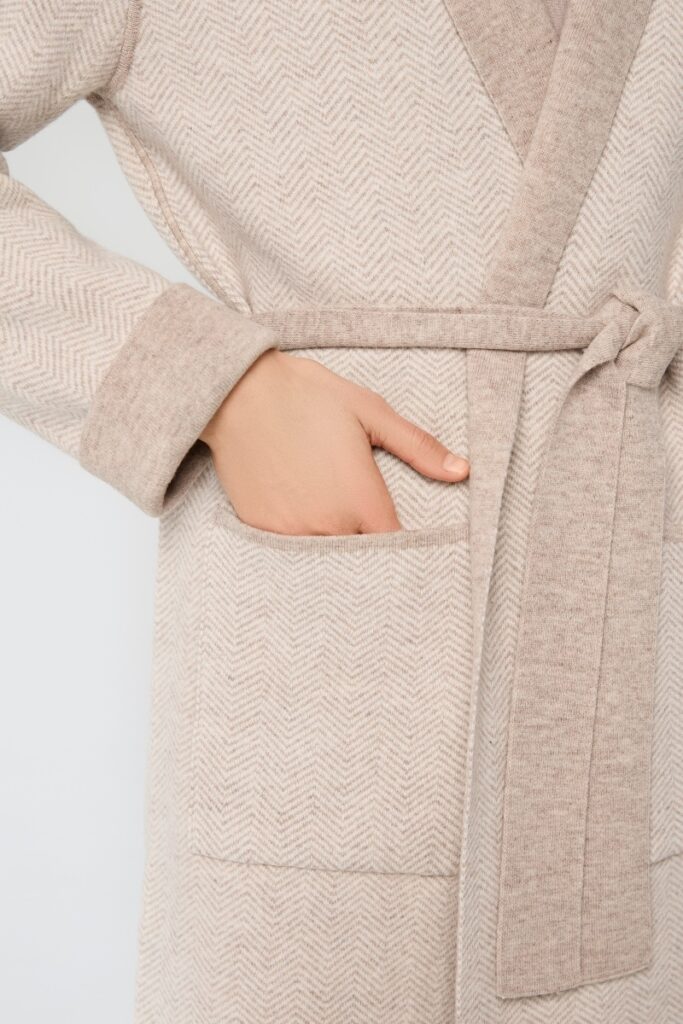 sku: W25-00CH0101 | Brand: Marc Andre  | Size: Small Medium Large  | Colors: Бежевый  | Бренды Marc&Andre | Кашемир Кардиганы | Title: Кардиган ETERNAL WAVES