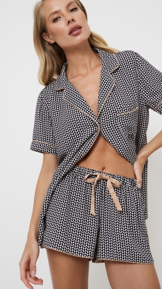 sku: ISOLDA | Brand: Aruelle  | Size: XSmall Small Medium Large XLarge XXLarge  | Colors: Графит  | Бренды Aruelle | Домашняя одежда Пижамы | Title: Пижама с шортами ISOLDA