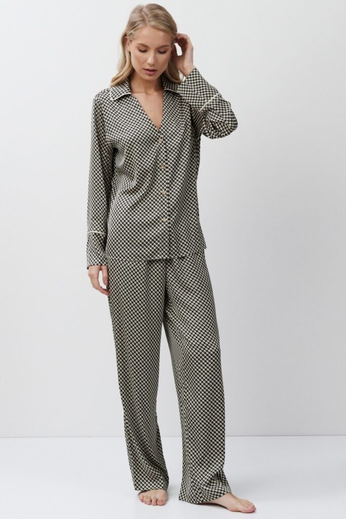sku: ROMIE | Brand: Aruelle  | Size: XSmall Small Medium Large XLarge XXLarge  | Colors: Черный/Бежевый  | Бренды Aruelle | Домашняя одежда Пижамы | Title: Пижама с брюками ROMIE