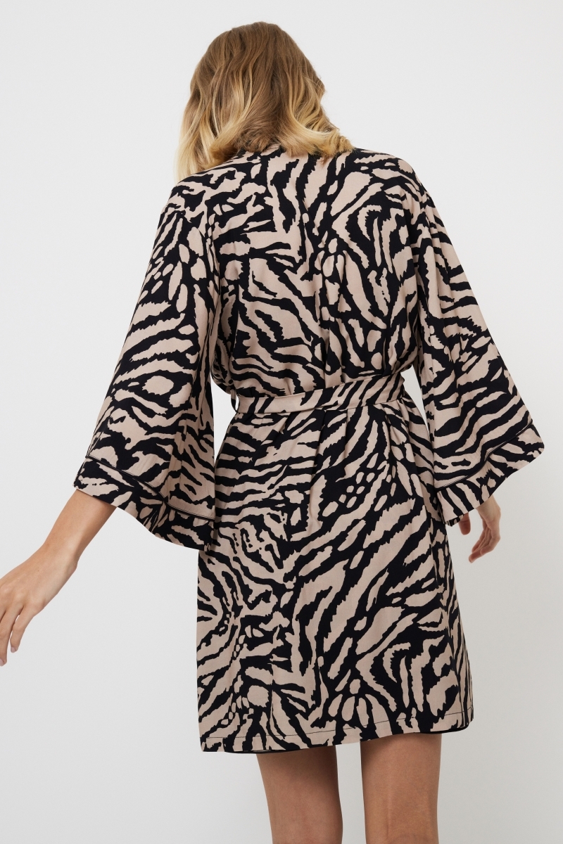 sku: SHERRY | Brand: Aruelle  | Size: XSmall Small Medium Large XLarge  | Colors: Капучино/Черный  | Бренды Aruelle | Домашняя одежда Халаты | Title: Халат SHERRY