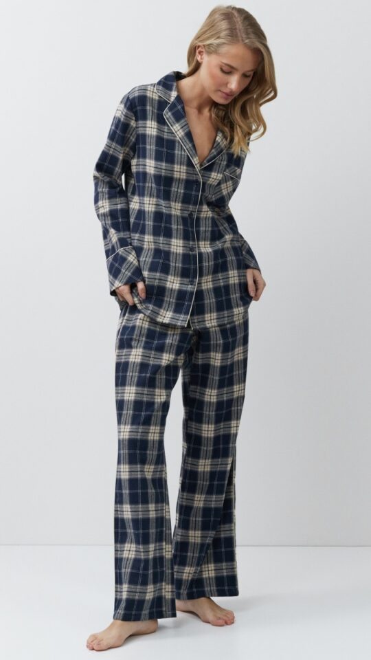 sku: LAURENCE | Brand: Aruelle  | Size: XSmall Small Medium Large XLarge XXLarge  | Colors: Синий/Бежевый  | Бренды Aruelle | Домашняя одежда Пижамы | Title: Пижама с брюками LAURENCE