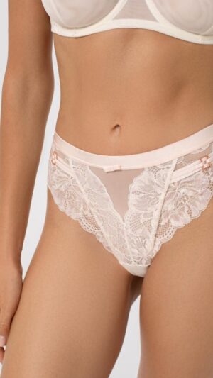 sku: S25-0291-O2-STL-LZ | Brand: Marc Andre  | Size: 36 38 40 42 44  | Colors: Айвори  | Бренды Marc&Andre | Трусы Нижнее белье Стринги | Title: Стринги DEVOTION