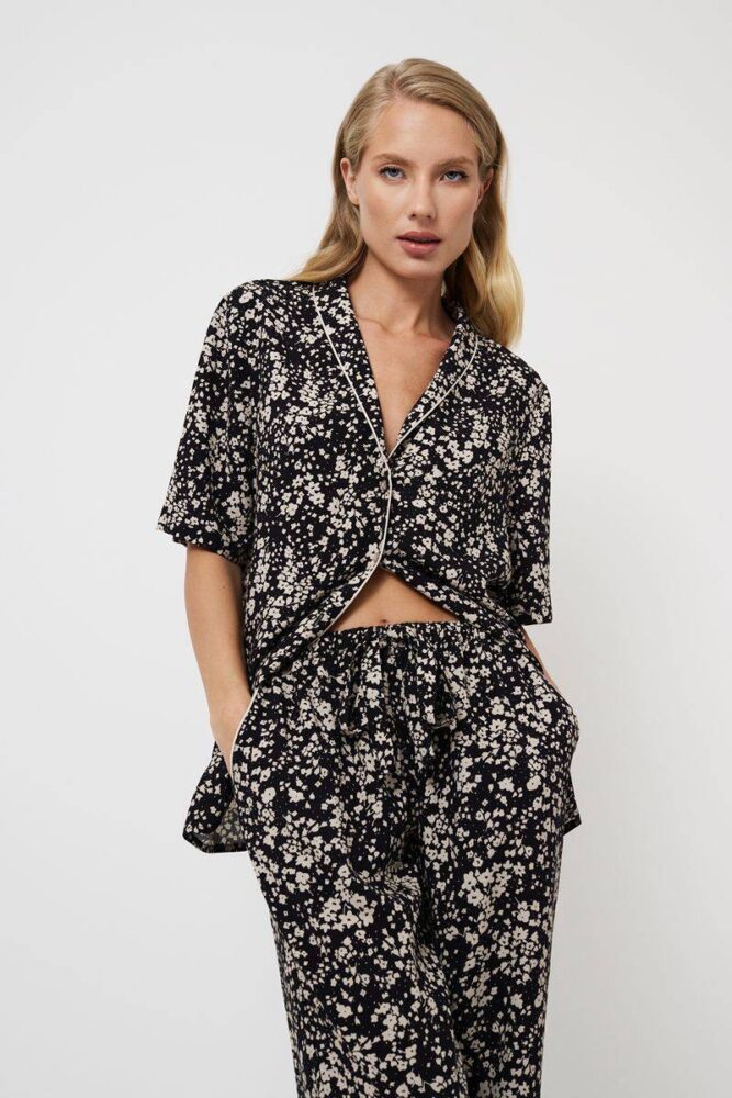 sku: ELAINA | Brand: Aruelle  | Size: XSmall Small Medium Large XLarge XXLarge  | Colors: Черный  | Бренды Aruelle | Домашняя одежда Пижамы | Title: Пижама с брюками ELAINA