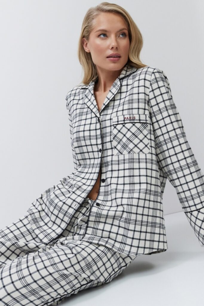 sku: TERRA | Brand: Aruelle  | Size: XSmall Small Medium Large XLarge XXLarge  | Colors: Бежевый/Черный  | Бренды Aruelle | Домашняя одежда Пижамы | Title: Пижама с брюками TERRA
