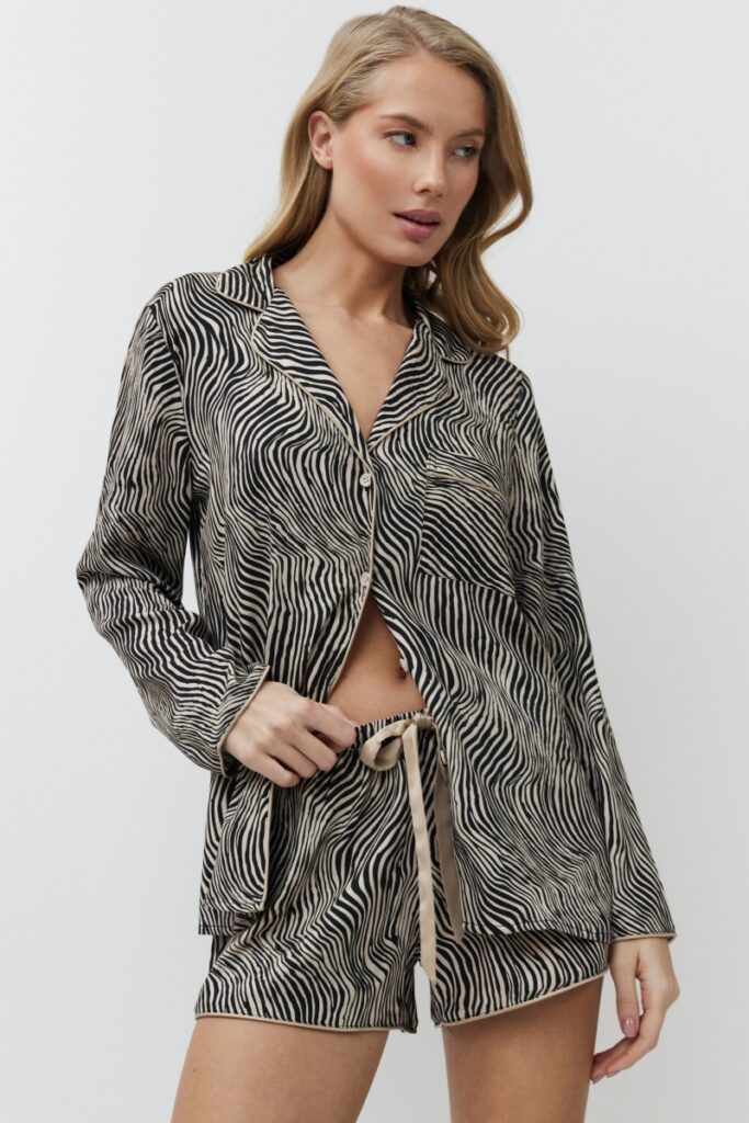 sku: LINNA | Brand: Aruelle  | Size: XSmall Small Medium Large XLarge XXLarge  | Colors: Черный/Мокка  | Бренды Aruelle | Домашняя одежда Пижамы | Title: Пижама с шортами LINNA