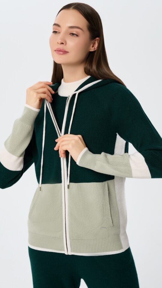 sku: W25-00CH0714 | Brand: Marc Andre  | Size: 36 38 40 42 44 46  | Colors: Зеленый  | Бренды Marc&Andre | Кашемир Джемперы | Title: Джемпер на молнии с капюшоном URBAN BLOCK