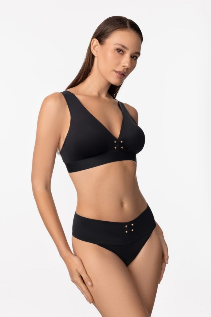 sku: SP2603-Y-332 | Brand: Marc Andre  | Size: 36 38 40 42  | Colors: Черный  | Бренды Marc&Andre | Купальники Раздельные | Title: Топ PURE FORM