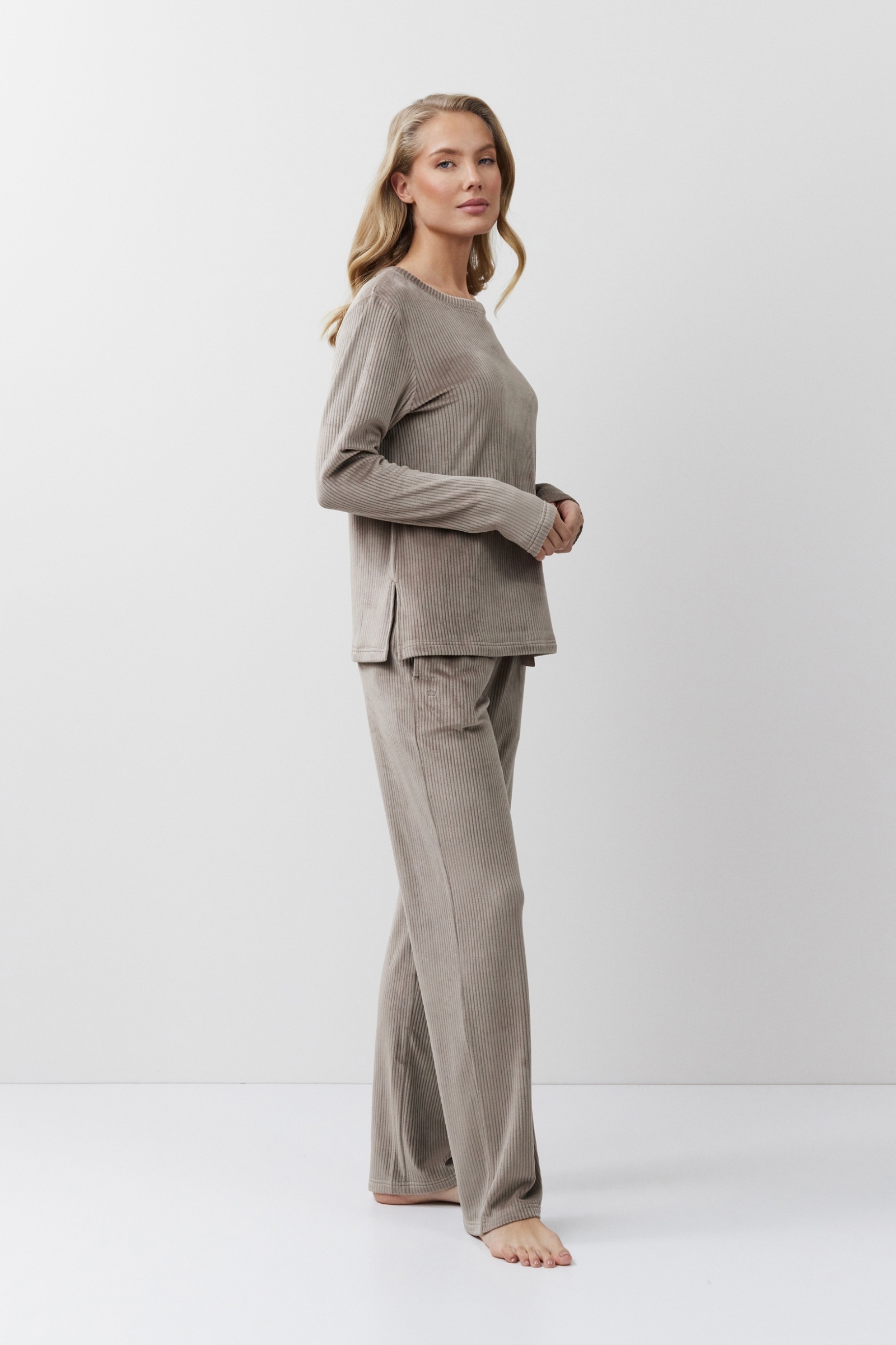 sku: CAPUCINE SET SOFT | Brand: Aruelle | Size: XSmall Small Medium Large XLarge XXLarge | Colors: Капучино | Бренды Aruelle | Домашняя одежда Костюмы | Title: Комплект с брюками CAPUCINE SET SOFT