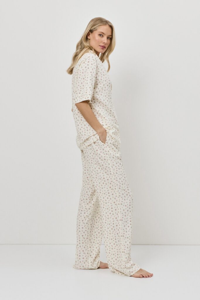 sku: CAPRIELLE | Brand: Aruelle  | Size: XSmall Small Medium Large XLarge XXLarge  | Colors: Бледно-Желтый  | Бренды Aruelle | Домашняя одежда Пижамы | Title: Пижама с брюками CAPRIELLE