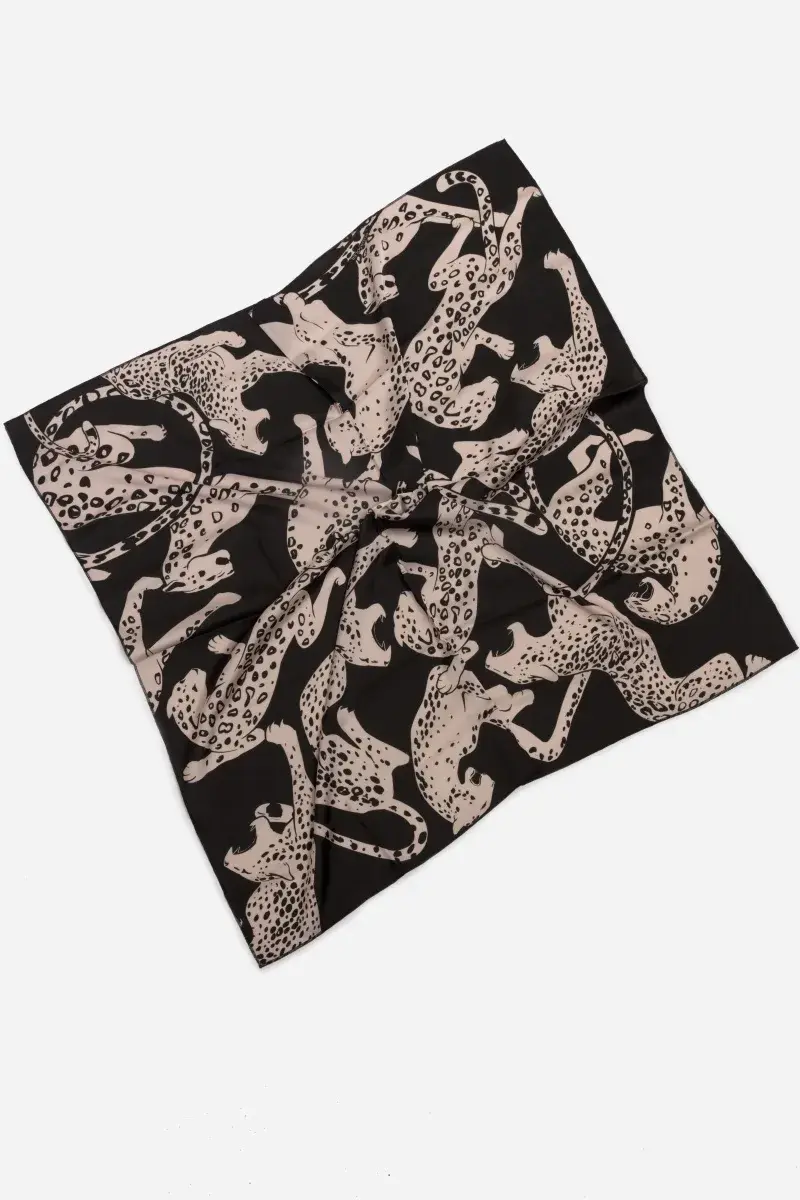sku: ПА2526 | Brand: RoDaSoleil  | Size: 70x70  | Colors: Цветной  | Бренды RoDaSoleil | Аксессуары | Title: Платок ДИКАЯ КОШКА