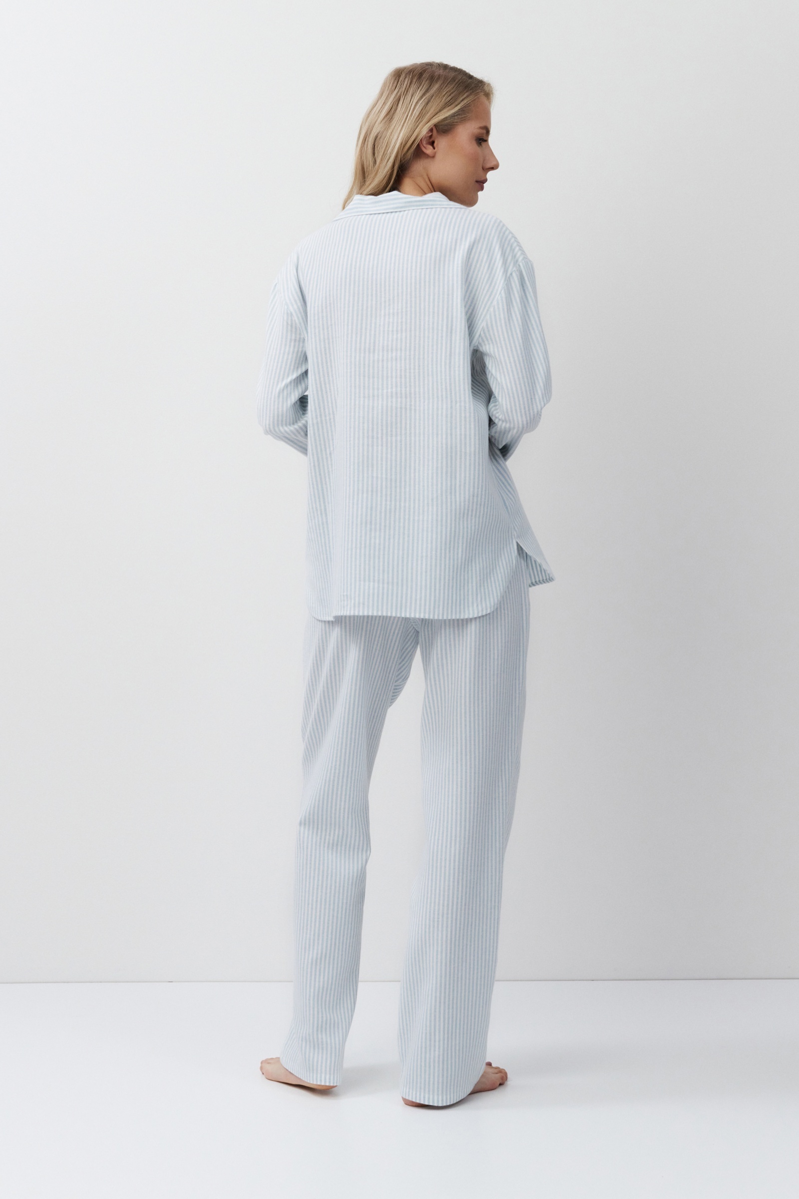 sku: BROOKE | Brand: Aruelle | Size: XSmall Small Medium Large XLarge XXLarge | Colors: Голубой | Бренды Aruelle | Домашняя одежда Пижамы | Title: Пижама с брюками BROOKE