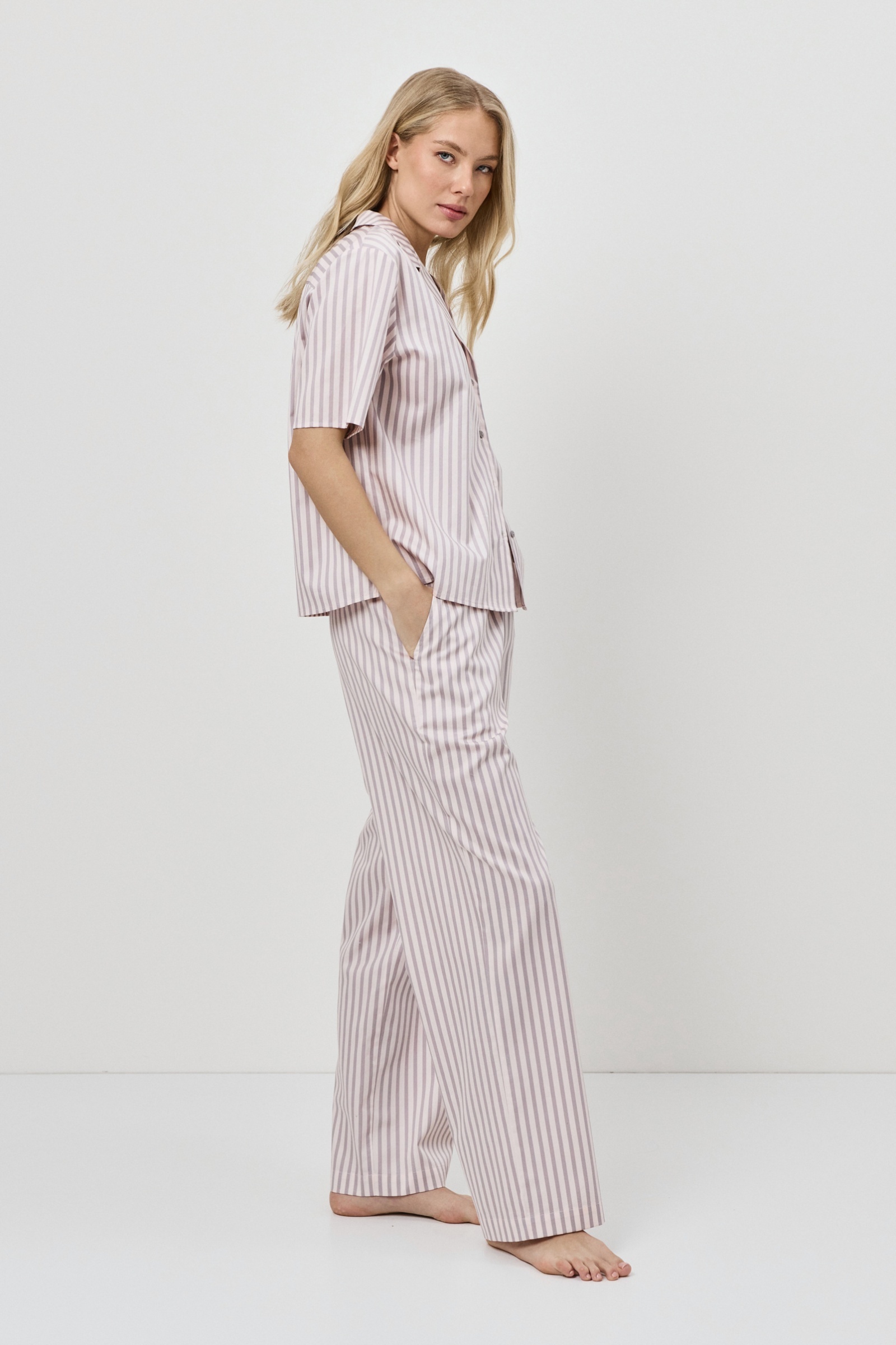 sku: ELOW | Brand: Aruelle  | Size: XSmall Small Medium Large XLarge  | Colors: Светло-розовый/Капучино  | Бренды Aruelle | Домашняя одежда Пижамы | Title: Пижама с брюками ELOW