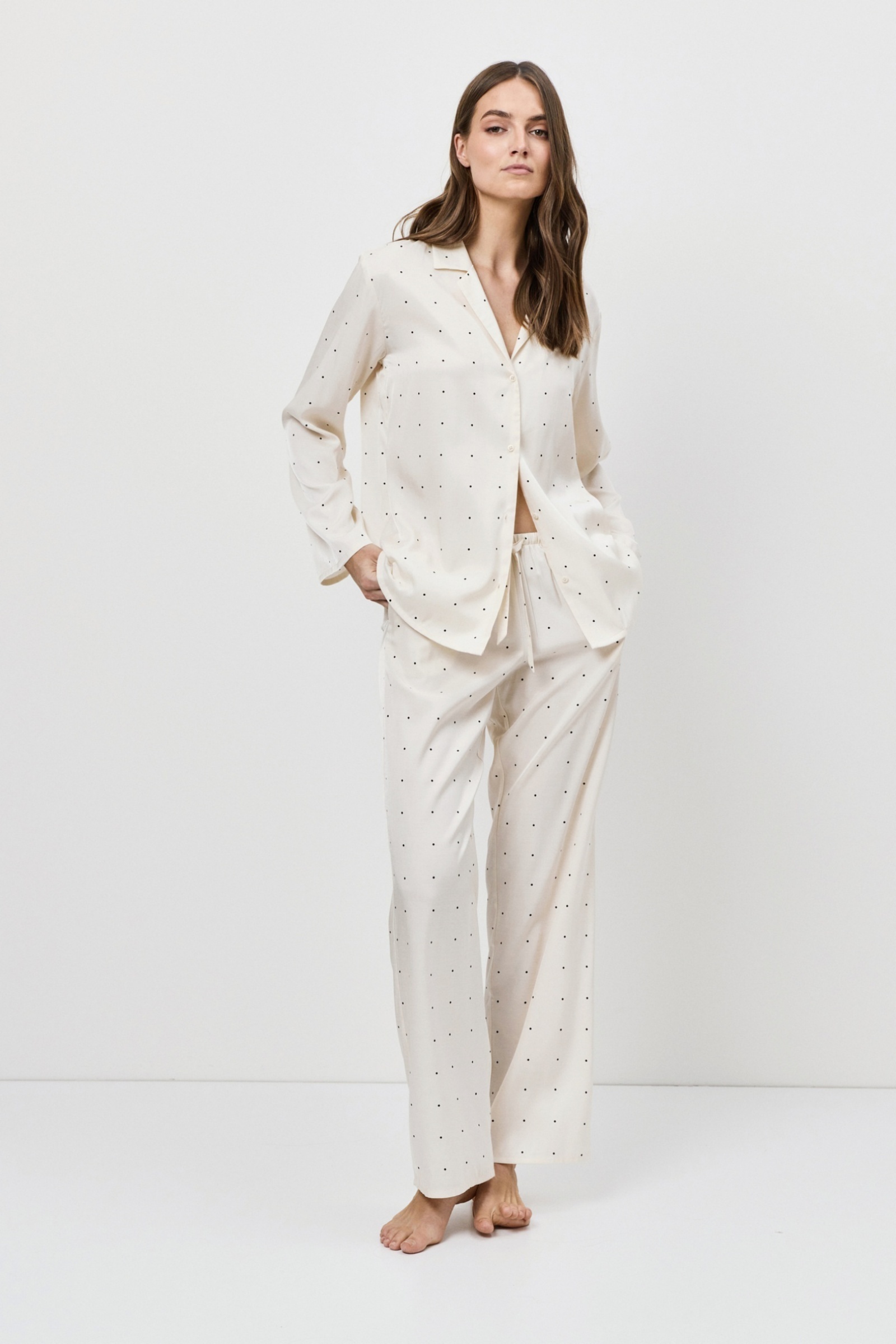 sku: ALBA | Brand: Aruelle  | Size: XSmall Small Medium Large XLarge XXLarge  | Colors: Экрю  | Бренды Aruelle | Домашняя одежда Пижамы | Title: Пижама с брюками ALBA