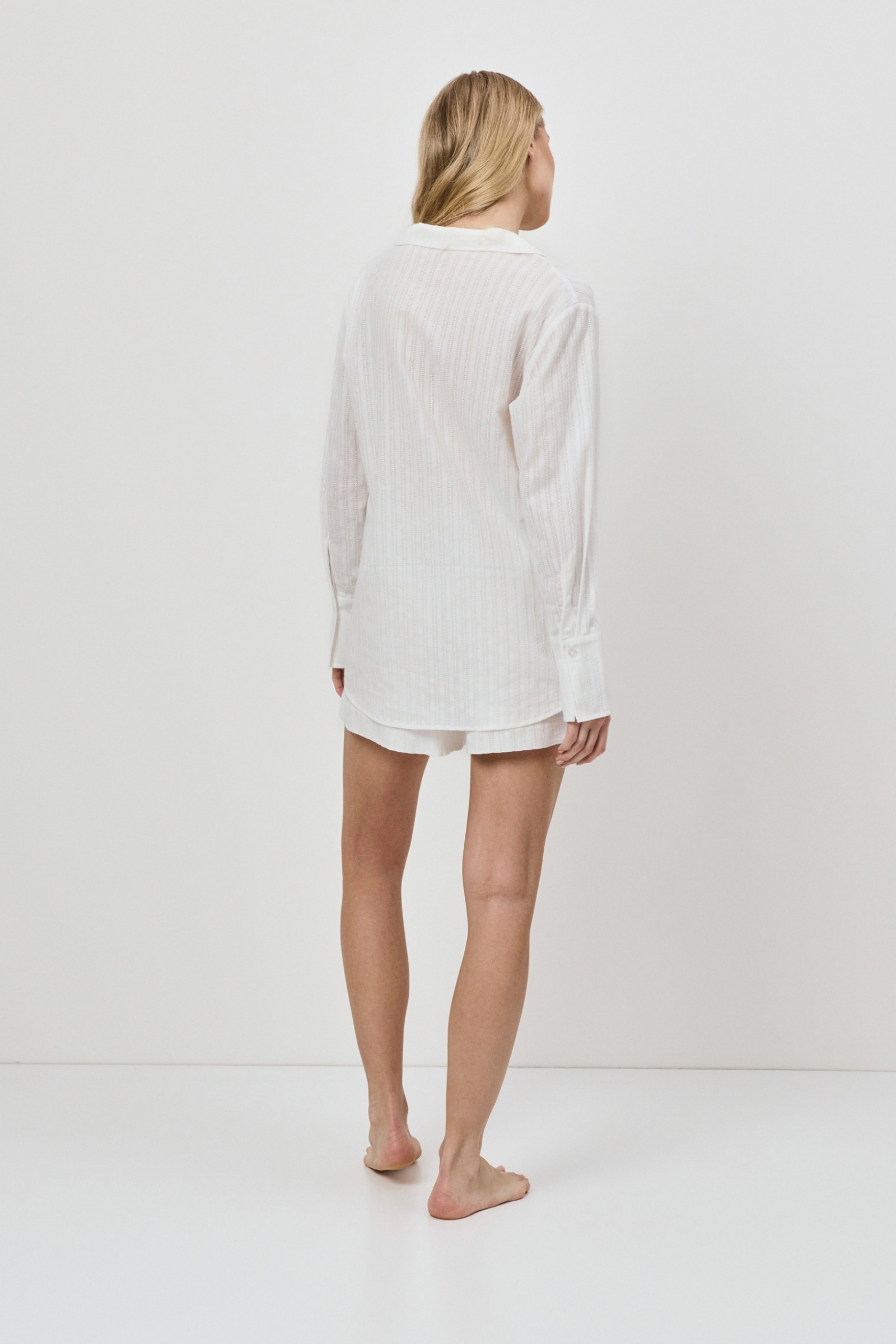 sku: ELARA | Brand: Aruelle  | Size: XSmall Small Medium Large XLarge XXLarge  | Colors: Слоновая кость  | Бренды Aruelle | Домашняя одежда Костюмы | Пляжная одежда | Title: Комплект с шортами ELARA