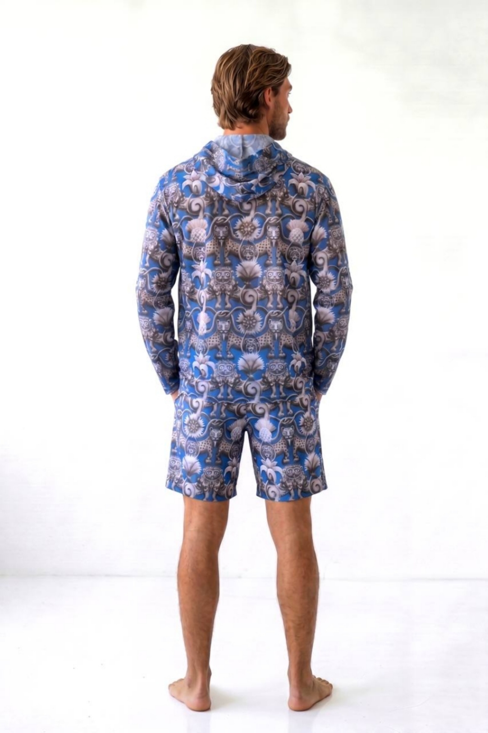 sku: 26003218 | Brand: RoDaSoleil  | Size: Small Medium Large XLarge XXLarge  | Colors: Цветной  | Бренды RoDaSoleil | Мужская коллекция Пляжная одежда | Title: Футболка СРЕДНЕВЕКОВЬЕ Синий с капюшоном