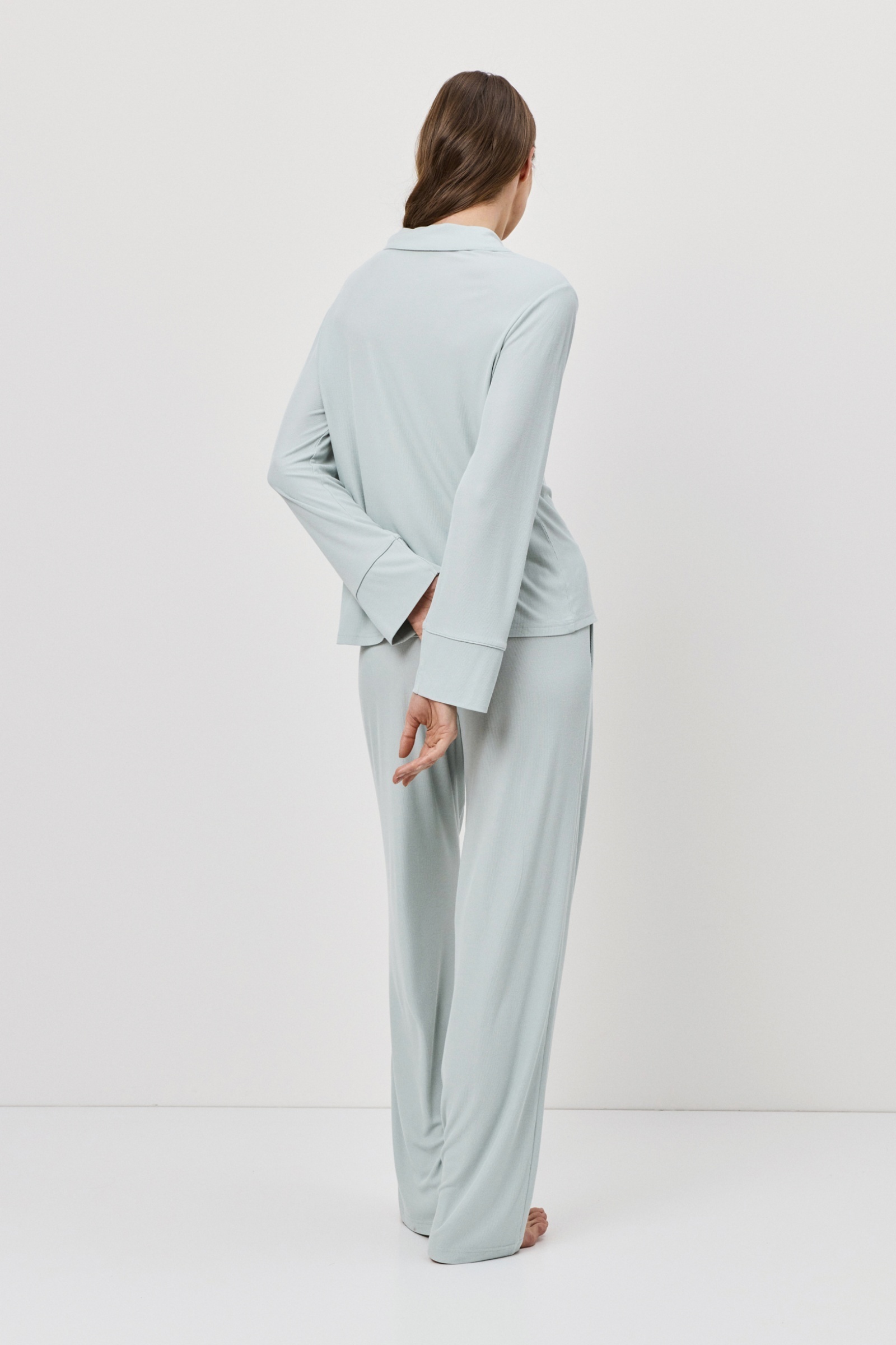 sku: DOVE | Brand: Aruelle  | Size: XSmall Small Medium Large XLarge XXLarge  | Colors: Светло-Мятный  | Бренды Aruelle | Домашняя одежда Пижамы | Title: Пижама с брюками DOVE