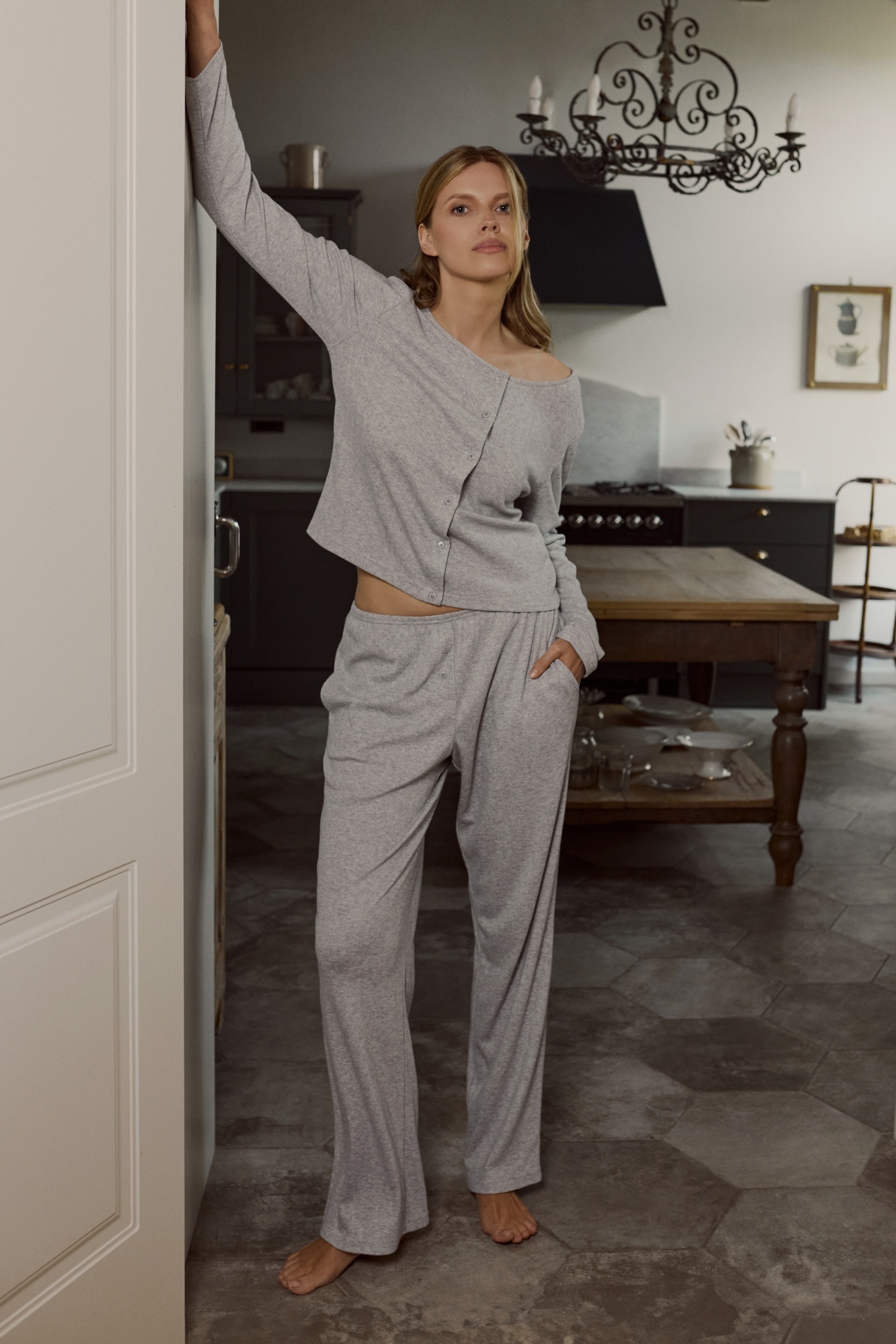 sku: NEVE | Brand: Aruelle  | Size: XSmall Small Medium Large XLarge XXLarge  | Colors: Светло-серый  | Бренды Aruelle | Домашняя одежда Костюмы | Title: Комплект с брюками NEVE