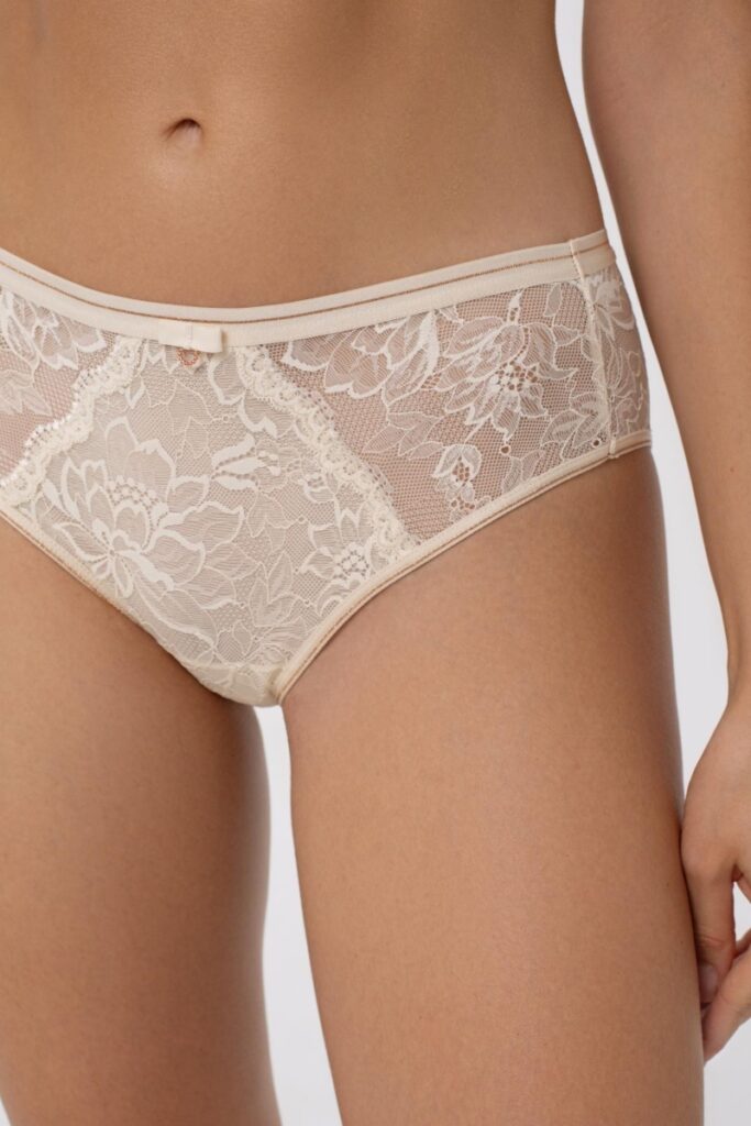 sku: S25-0492-O2-BRO-LZ | Brand: Marc Andre  | Size: 36 38 40 42 44 46 48  | Colors: Бежевый  | Бренды Marc&Andre | Трусы Нижнее белье Слипы | Title: Слипы DREAMER