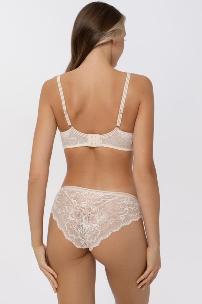 sku: S25-0493-O2-BZO-LZ | Brand: Marc Andre  | Size: 36 38 40 42 44 46  | Colors: Бежевый  | Бренды Marc&Andre | Трусы Нижнее белье Бразильяна | Title: Бразильяна DREAMER