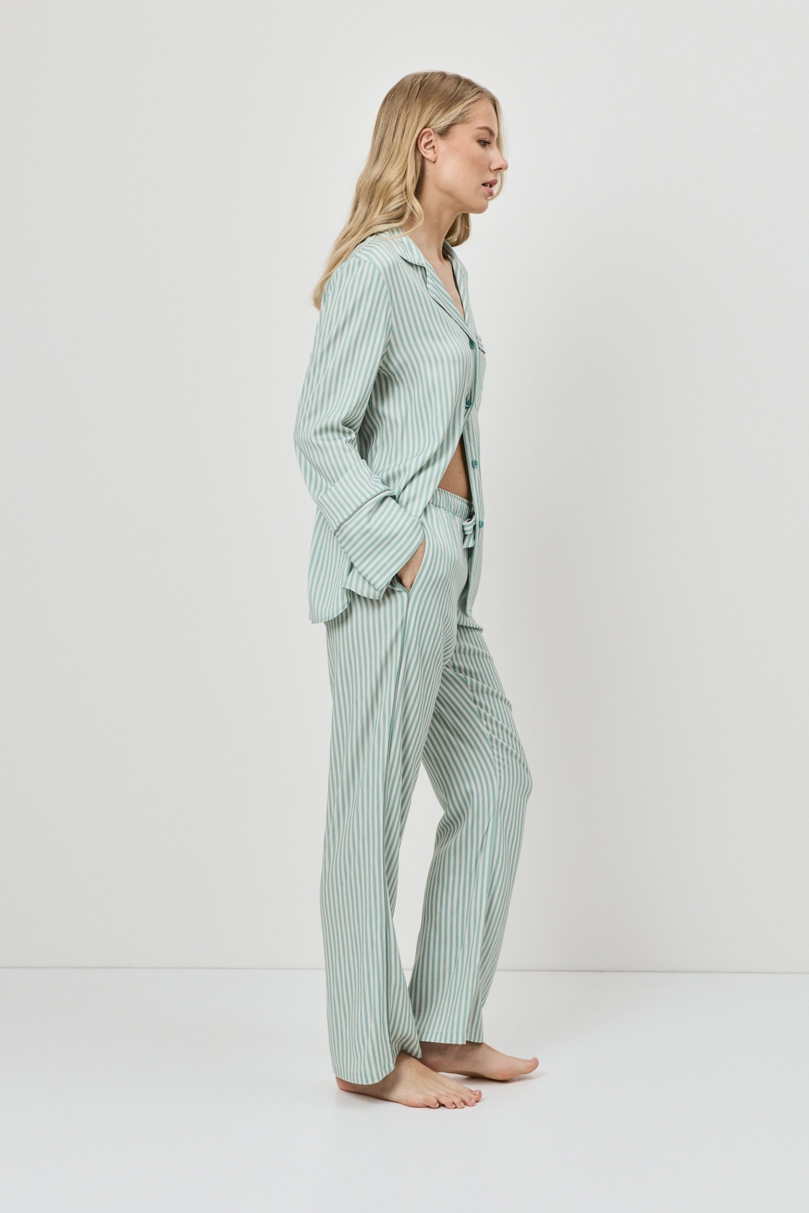 sku: MOSS | Brand: Aruelle | Size: XSmall Small Medium Large XLarge XXLarge | Colors: Оливковый | Бренды Aruelle | Домашняя одежда Пижамы | Title: Пижама с брюками MOSS