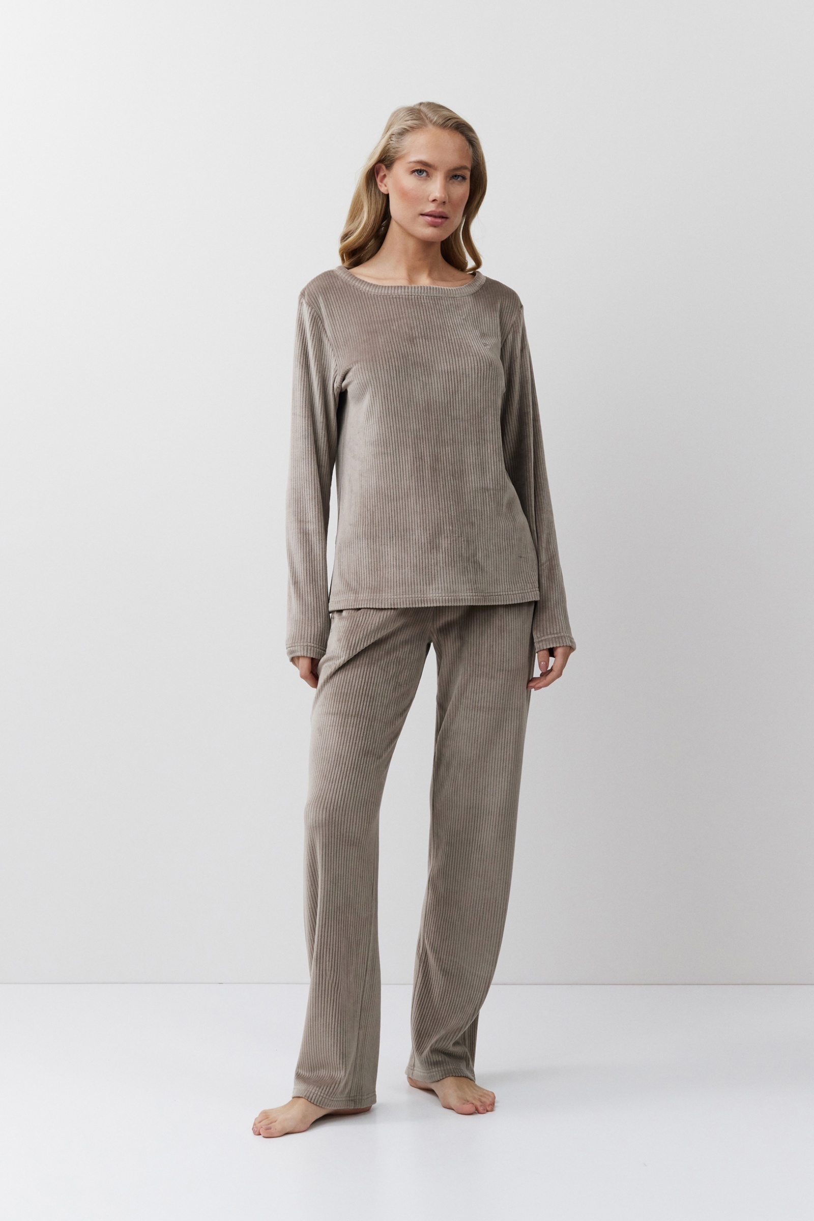 sku: CAPUCINE SET SOFT | Brand: Aruelle | Size: XSmall Small Medium Large XLarge XXLarge | Colors: Капучино | Бренды Aruelle | Домашняя одежда Костюмы | Title: Комплект с брюками CAPUCINE SET SOFT