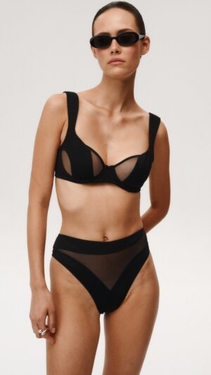 sku: 1028 | Brand: Undress Code  | Size: Small Medium Large  | Colors: Черный  | Бренды Undress Code | Бюстгальтер Нижнее белье Мягкая чашка | Title: Бюстгальтер LUSTRE