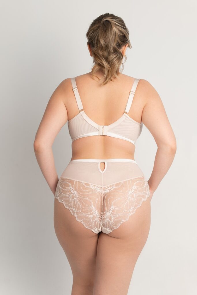sku: 123124 | Brand: Rose&Petal  | Size: 70 D 70 E 75 B 75 C 75 D 75 E 75 F 75 G 80 B 80 C 80 D 80 E 80 F 80 G 85 B 85 C 85 D 85 E 85 F 90 B 90 C 90 D 90 E 95 C 95 D  | Colors: Шампань  | Бренды Rose&Petal | Бюстгальтер Нижнее белье Балконет | Title: Бюстгальтер ANNABELLE