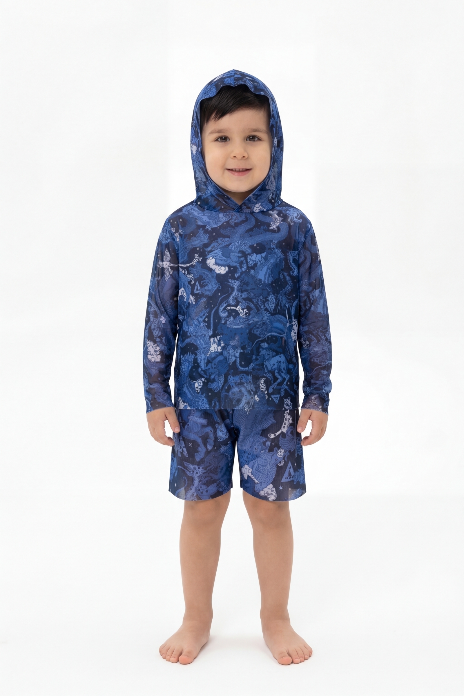 sku: 26002553 | Brand: RoDaSoleil  | Size: 104 110 116 122 128 134 140 146 152 158  | Colors: Цветной  | Бренды RoDaSoleil | Детские купальники | Title: Футболка ЧЕРНИЧНЫЕ НОЧИ с капюшоном