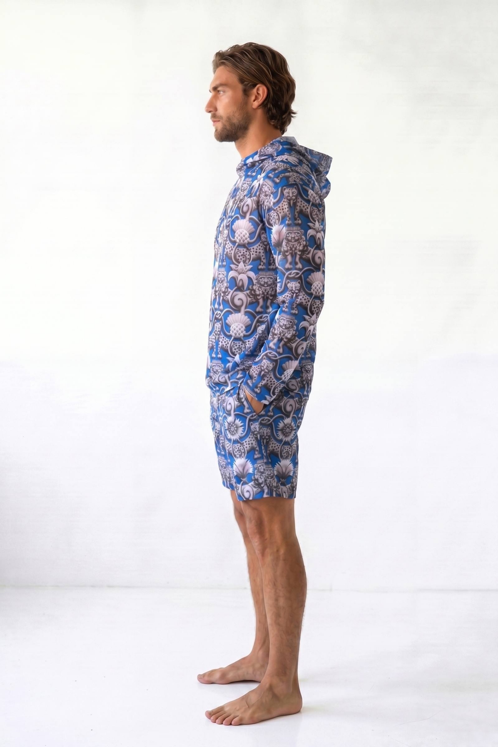 sku: 26003218 | Brand: RoDaSoleil  | Size: Small Medium Large XLarge XXLarge  | Colors: Цветной  | Бренды RoDaSoleil | Мужская коллекция Пляжная одежда | Title: Футболка СРЕДНЕВЕКОВЬЕ Синий с капюшоном