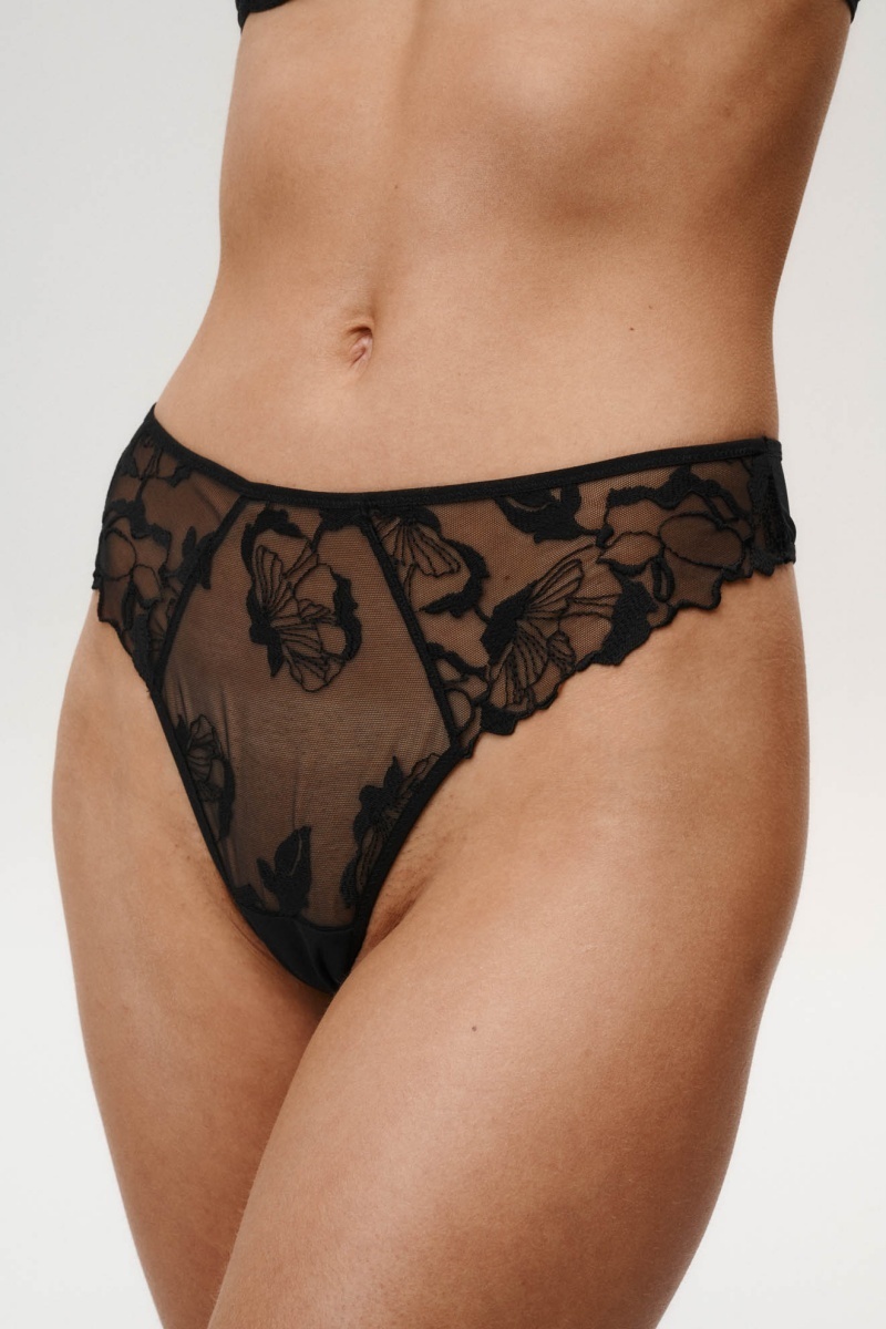 sku: 1032 | Brand: Undress Code  | Size: Small Medium Large  | Colors: Черный  | Бренды Undress Code | Трусы Нижнее белье Стринги | Title: Стринги CHANTILLY