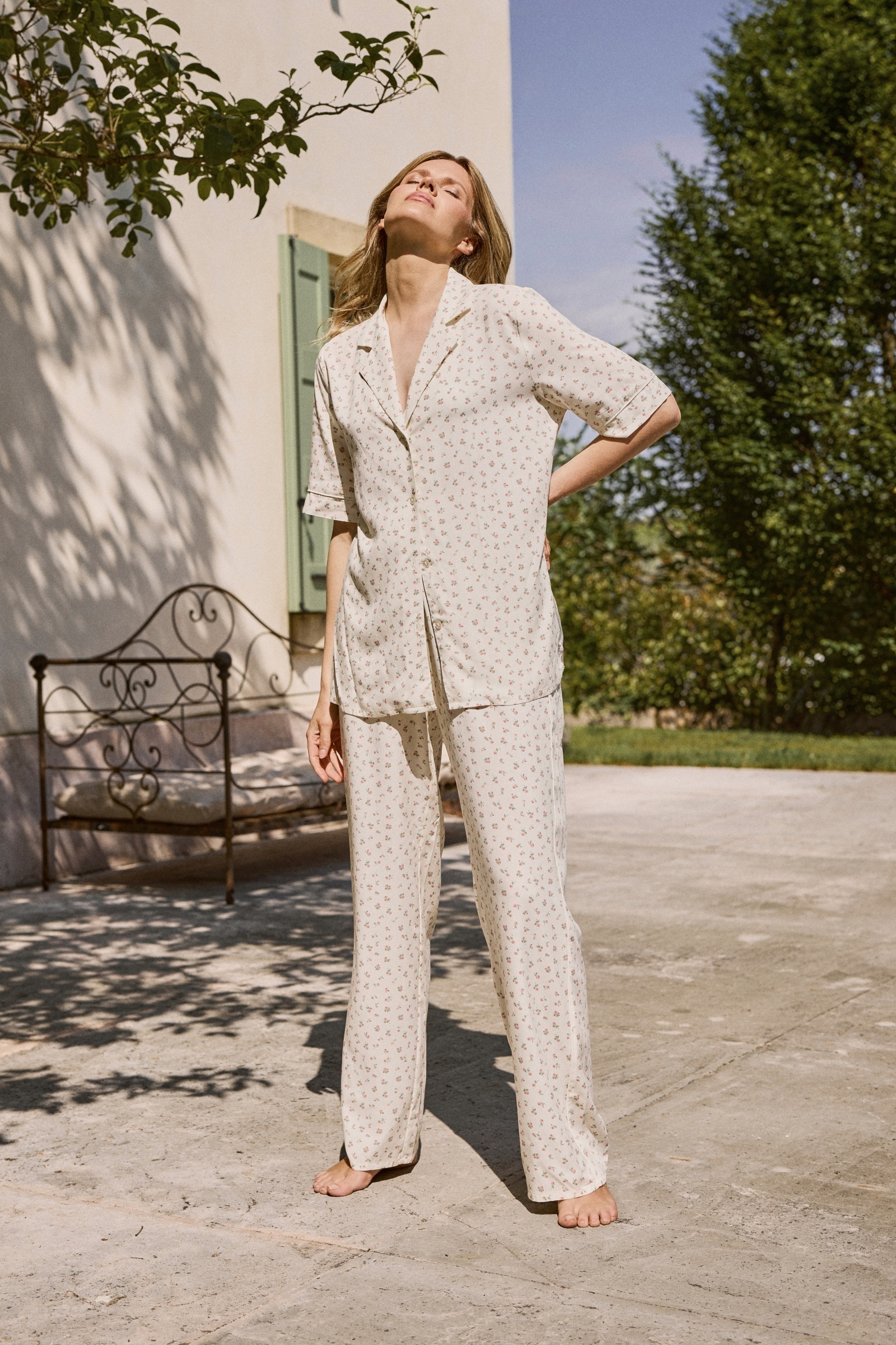 sku: CAPRIELLE | Brand: Aruelle | Size: XSmall Small Medium Large XLarge XXLarge | Colors: Бледно-Желтый | Бренды Aruelle | Домашняя одежда Пижамы | Title: Пижама с брюками CAPRIELLE